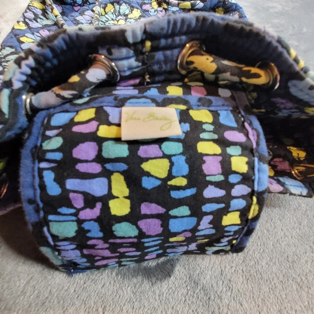Vera Bradley Quick Draw/Cinch Top Quilted Backpack Bag‎ Indigo Pop Purse-Retired
